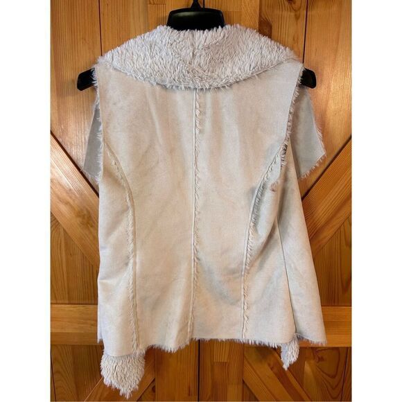 Knox Rose Woman’s Faux Fur Vest Size Small (4660) - Picture 5 of 5